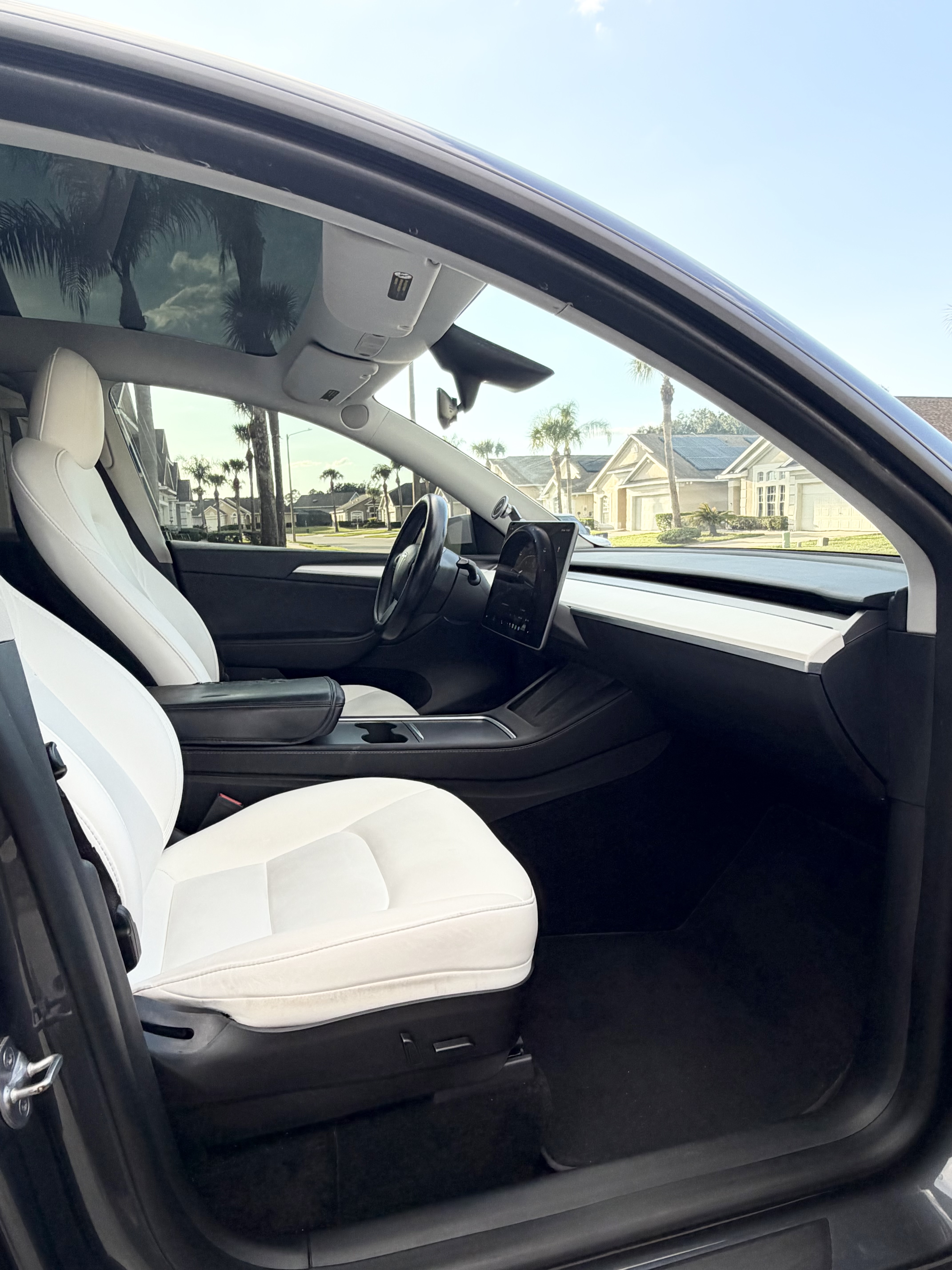 Used 2023 Tesla Model Y Long Range AWD/4WD image 14