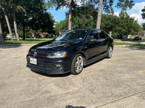 Used 2017 Volkswagen Jetta GLI FWD image 1
