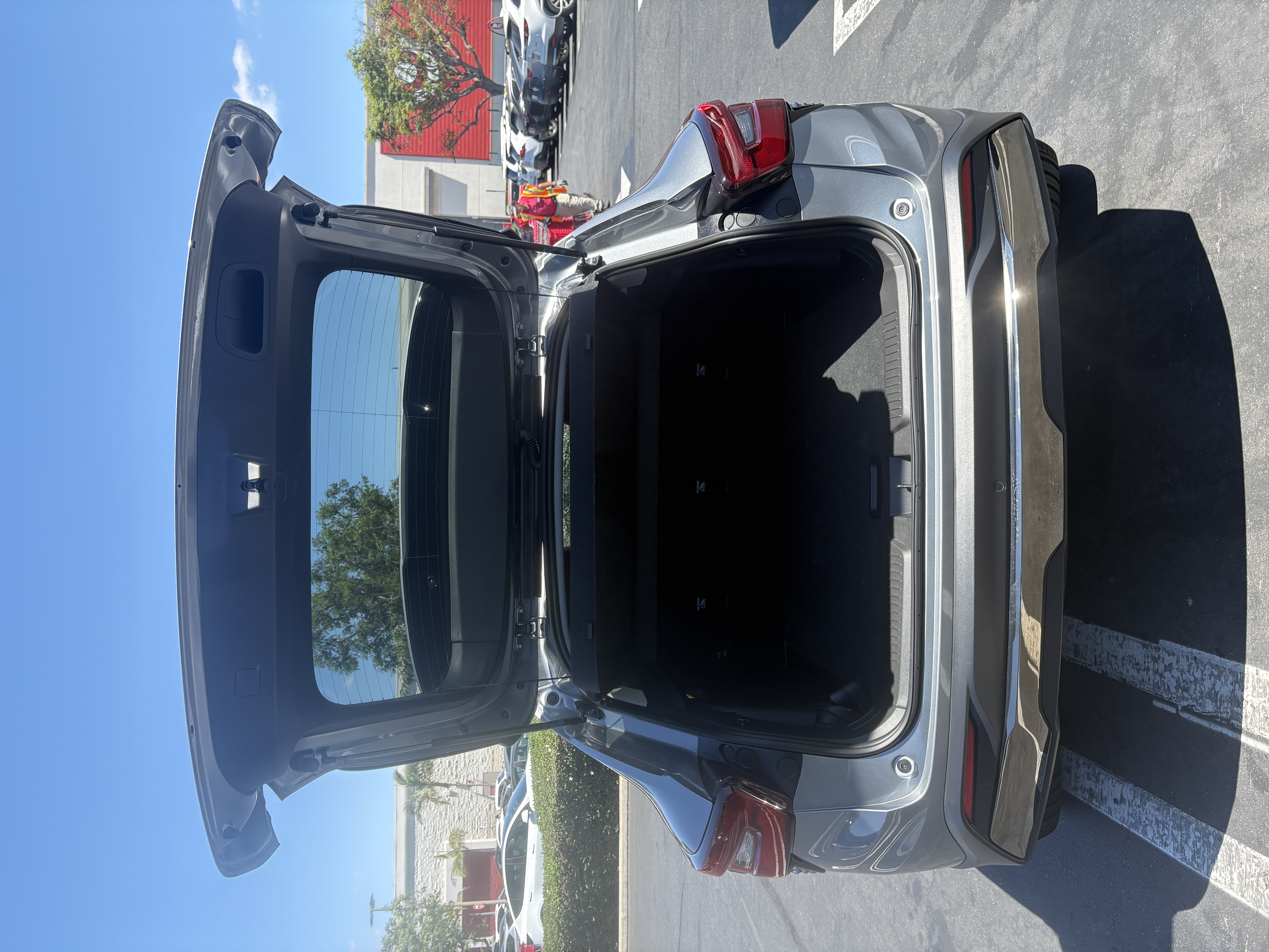 Used 2026 Chevrolet Trax ACTIV w/ Driver Confidence Package FWD image 1