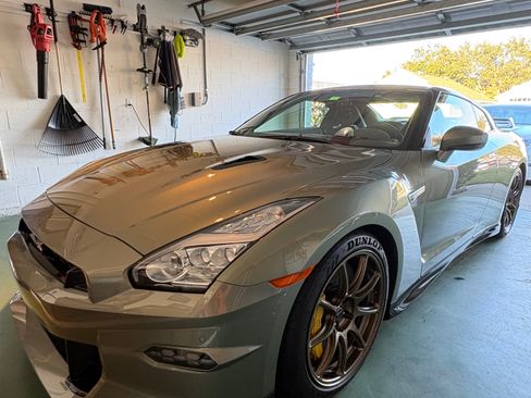 Used 2024 Nissan GT-R w/ Floor Mat Package AWD/4WD image 8