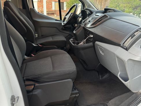 Used 2018 Ford Transit 350 XLT image 6