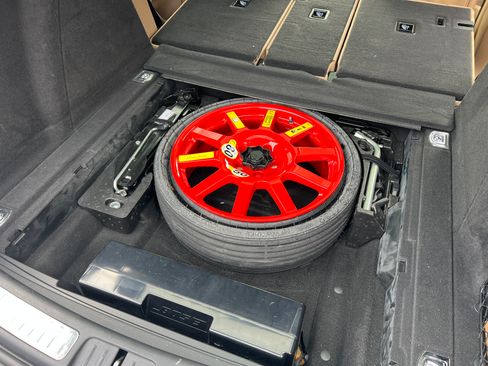 Used 2020 Porsche Macan image 21