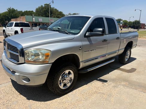 Used 2006 Dodge Ram 2500 Truck Laramie AWD/4WD image 6