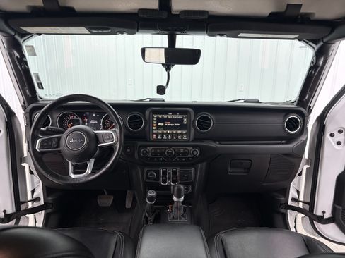 Used 2020 Jeep Gladiator Overland AWD/4WD image 12