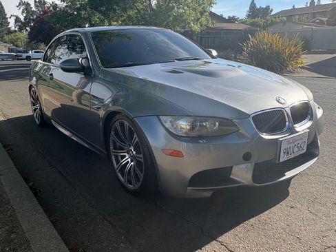 Used 2011 BMW M3 Convertible w/ Convenience Pkg RWD image 11