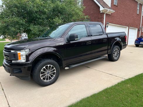 Used 2020 Ford F150 XLT w/ Equipment Group 302A Luxury AWD/4WD image 11
