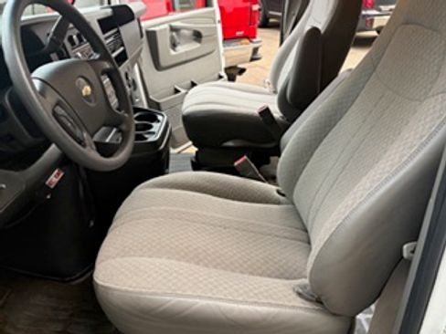 Used 2015 Chevrolet Express 3500 LT w/ LT Preferred Equipment Group RWD image 14