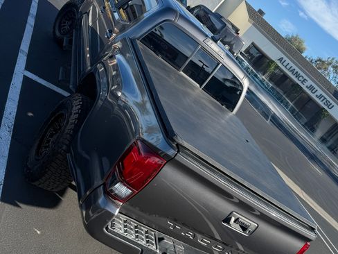 Used 2022 Toyota Tacoma SR w/ SR Convenience Package RWD image 4