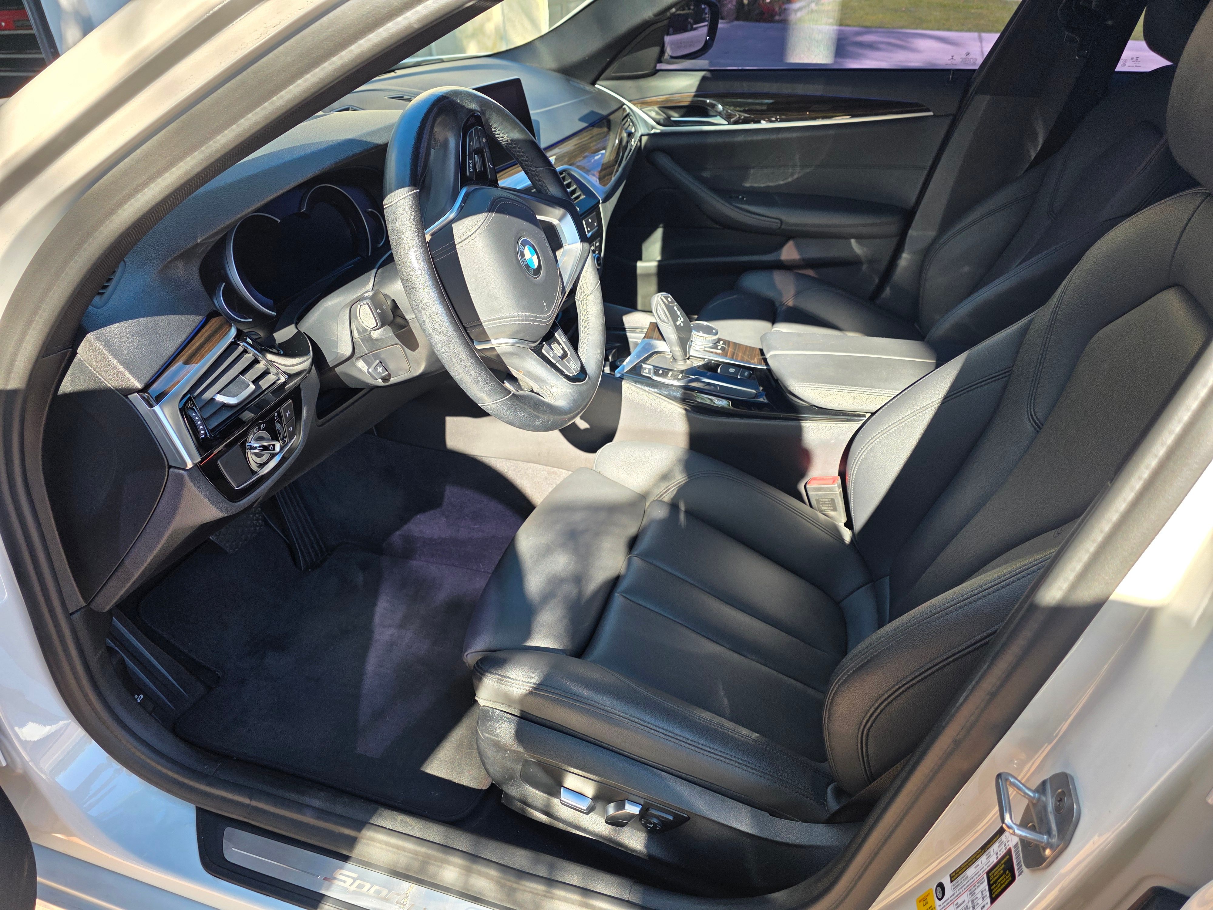 Used 2019 BMW 530i w/ Convenience Package RWD image 23