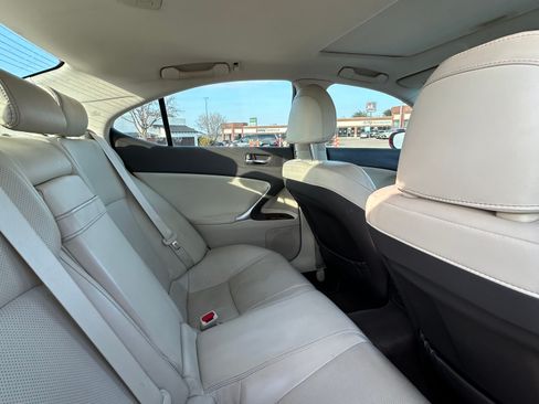 Used 2011 Lexus IS 250 w/ Premium Pkg Value Edition image 5
