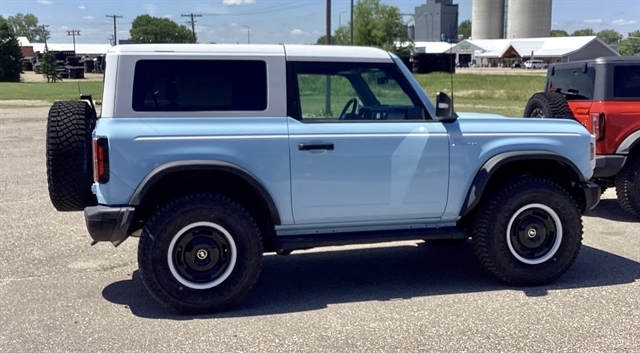 Used 2024 Ford Bronco Heritage Edition AWD/4WD image 4