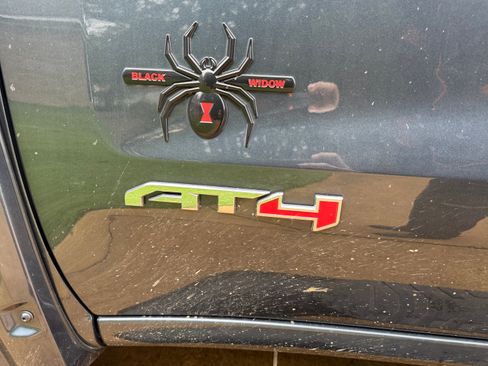 Used 2021 GMC Sierra 1500 AT4 w/ AT4 Premium Package image 12