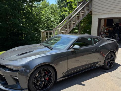 Used 2018 Chevrolet Camaro SS w/ LPO, Ground Effects Package RWD image 2