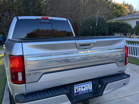 Used 2018 Ford F150 Platinum w/ Equipment Group 701A Luxury image 6