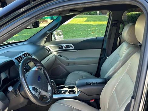 Used 2014 Ford Explorer XLT w/ Equipment Group 202A FWD image 20