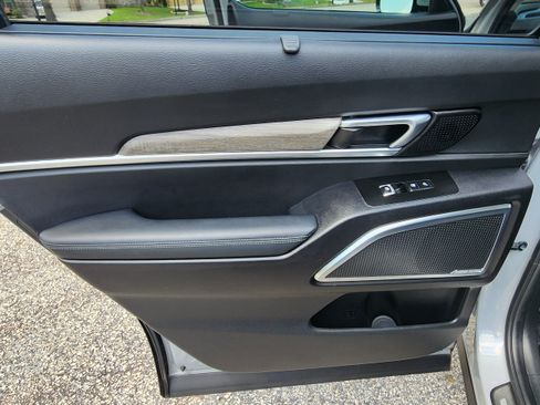 Used 2022 Kia Telluride SX w/ SX Prestige Package image 24