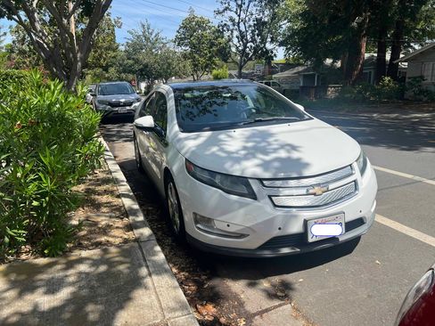 Used 2012 Chevrolet Volt Premium w/ Premium Trim Package FWD image 1