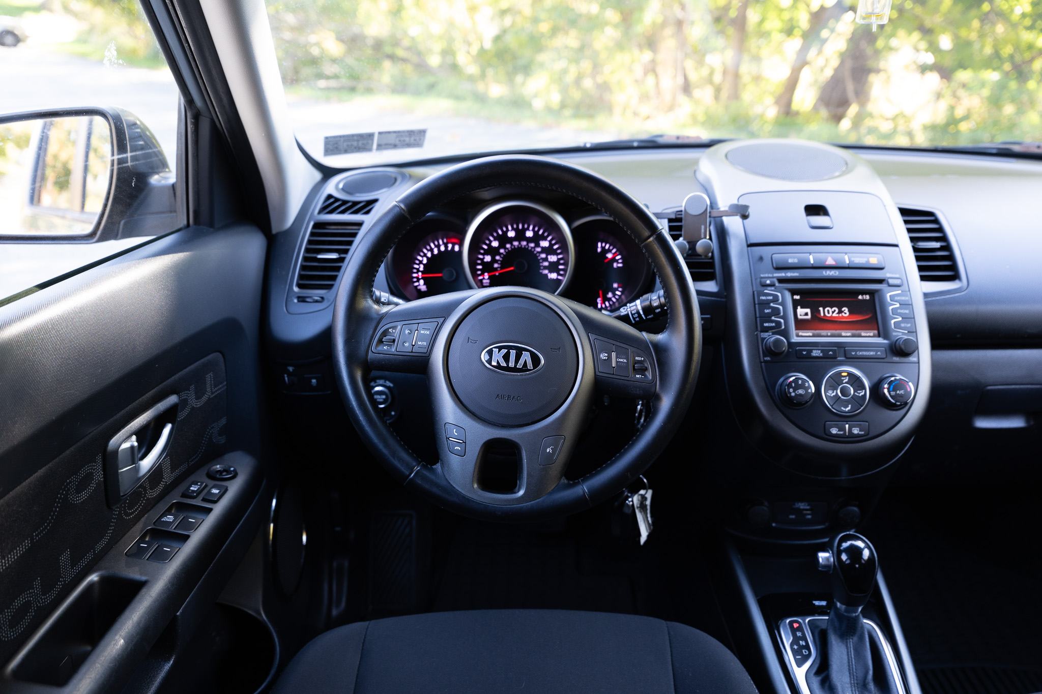 Used 2013 Kia Soul + w/ Audio Pkg FWD image 18