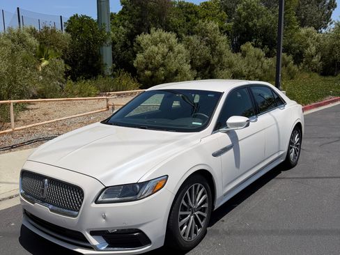 Used 2017 Lincoln Continental Select FWD image 1