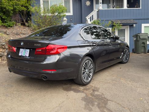 Used 2018 BMW 530i RWD image 5