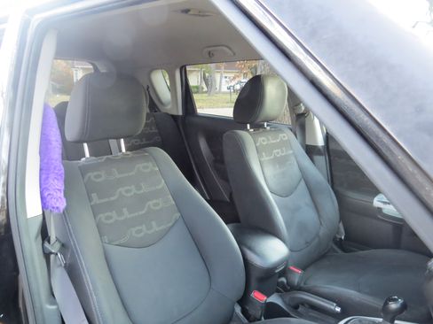 Used 2012 Kia Soul + image 12