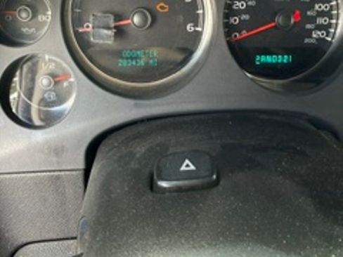 Used 2007 Chevrolet Suburban LS RWD image 27