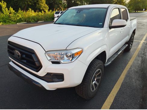 Used 2020 Toyota Tacoma SR w/ SR Convenience Package RWD image 2