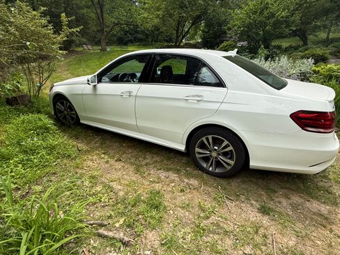 Used 2015 Mercedes-Benz E 350 4MATIC Sedan image 2