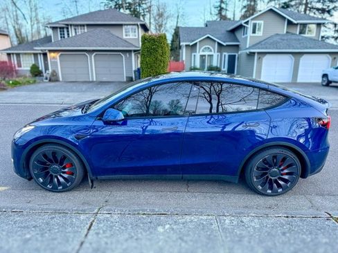 Used 2022 Tesla Model Y Performance image 5