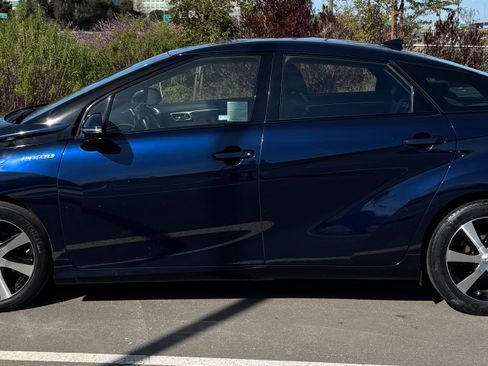 Used 2019 Toyota Mirai image 1