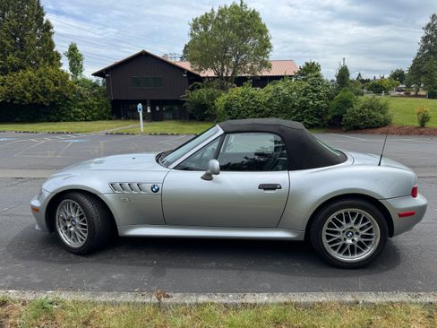 Used 2000 BMW Z3 2.5i RWD image 9