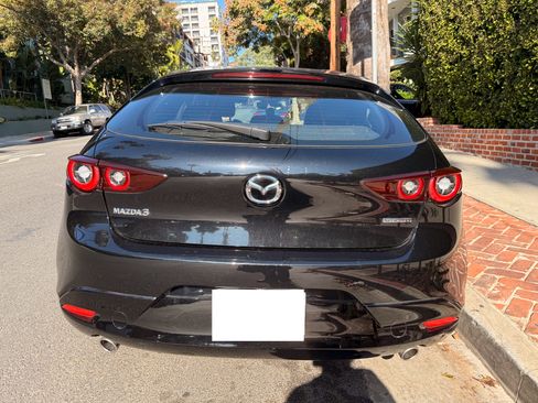 Used 2022 MAZDA MAZDA3 s image 8