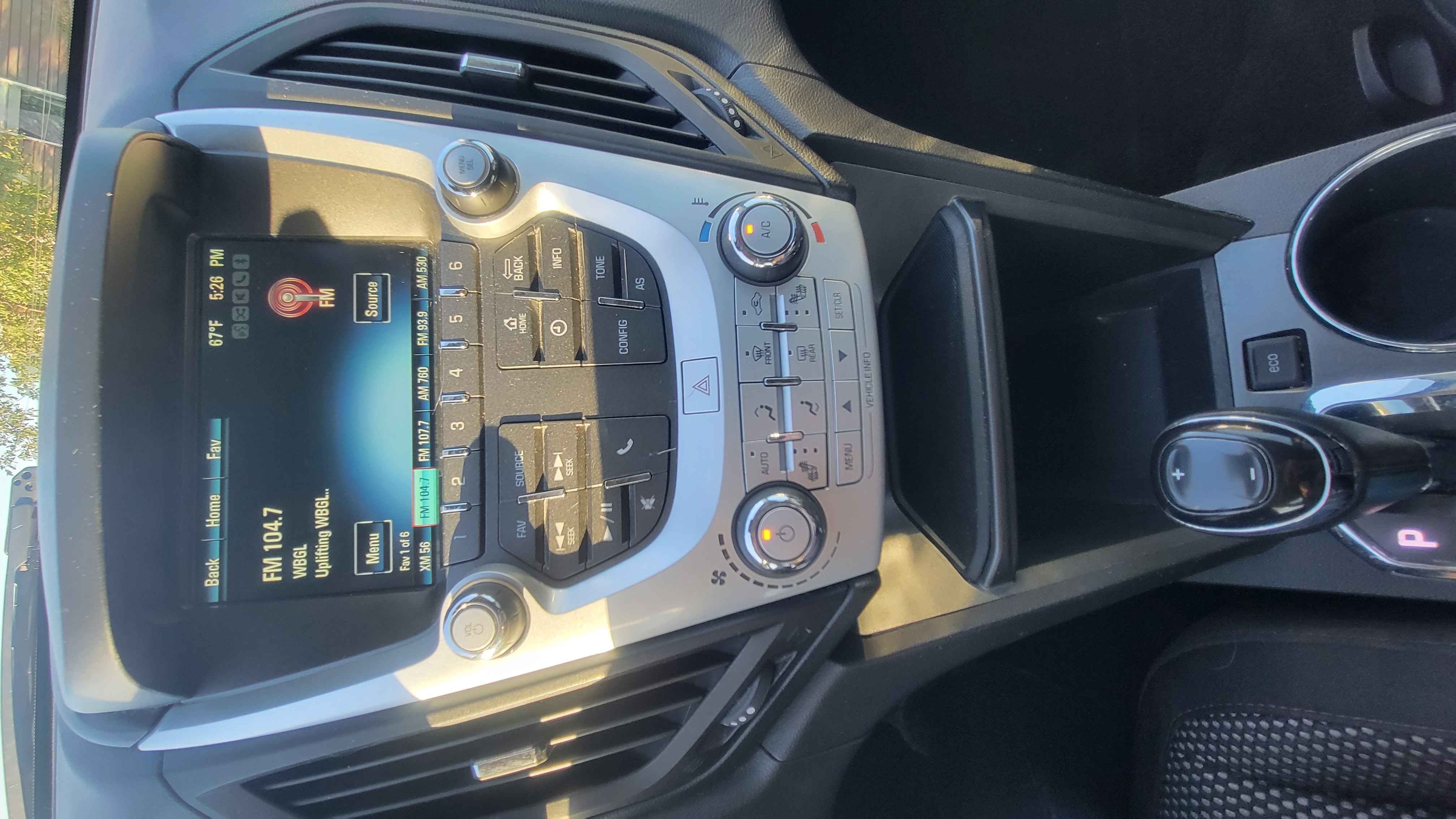 Used 2017 Chevrolet Equinox LT w/ Convenience Package FWD image 10