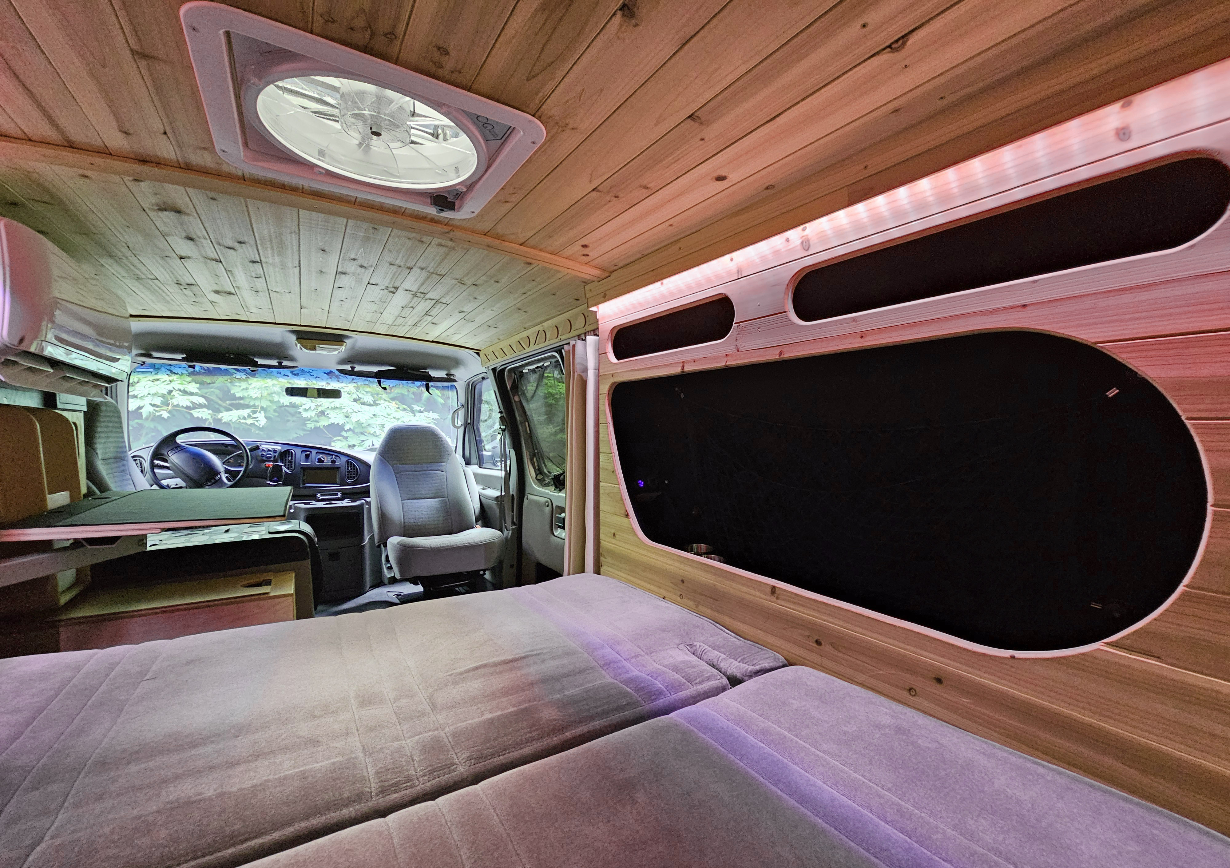 Used 2002 Ford E-350 and Econoline 350 Extended Super Duty RWD image 17