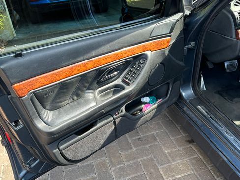 Used 2001 BMW 740iL image 26