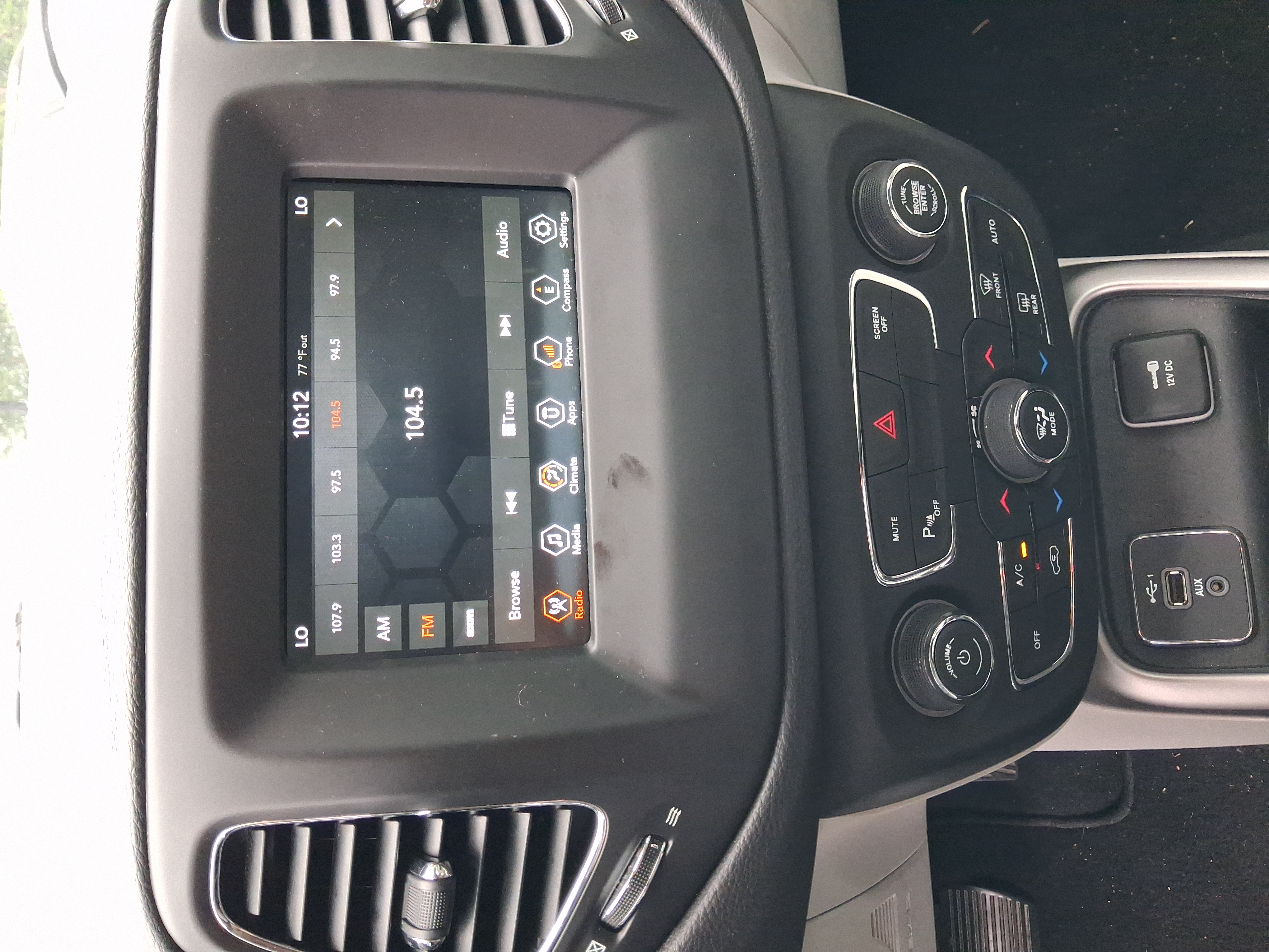 Used 2018 Jeep Compass Latitude w/ Popular Equipment Group FWD image 13