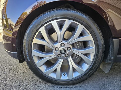 Used 2020 Land Rover Range Rover HSE image 12