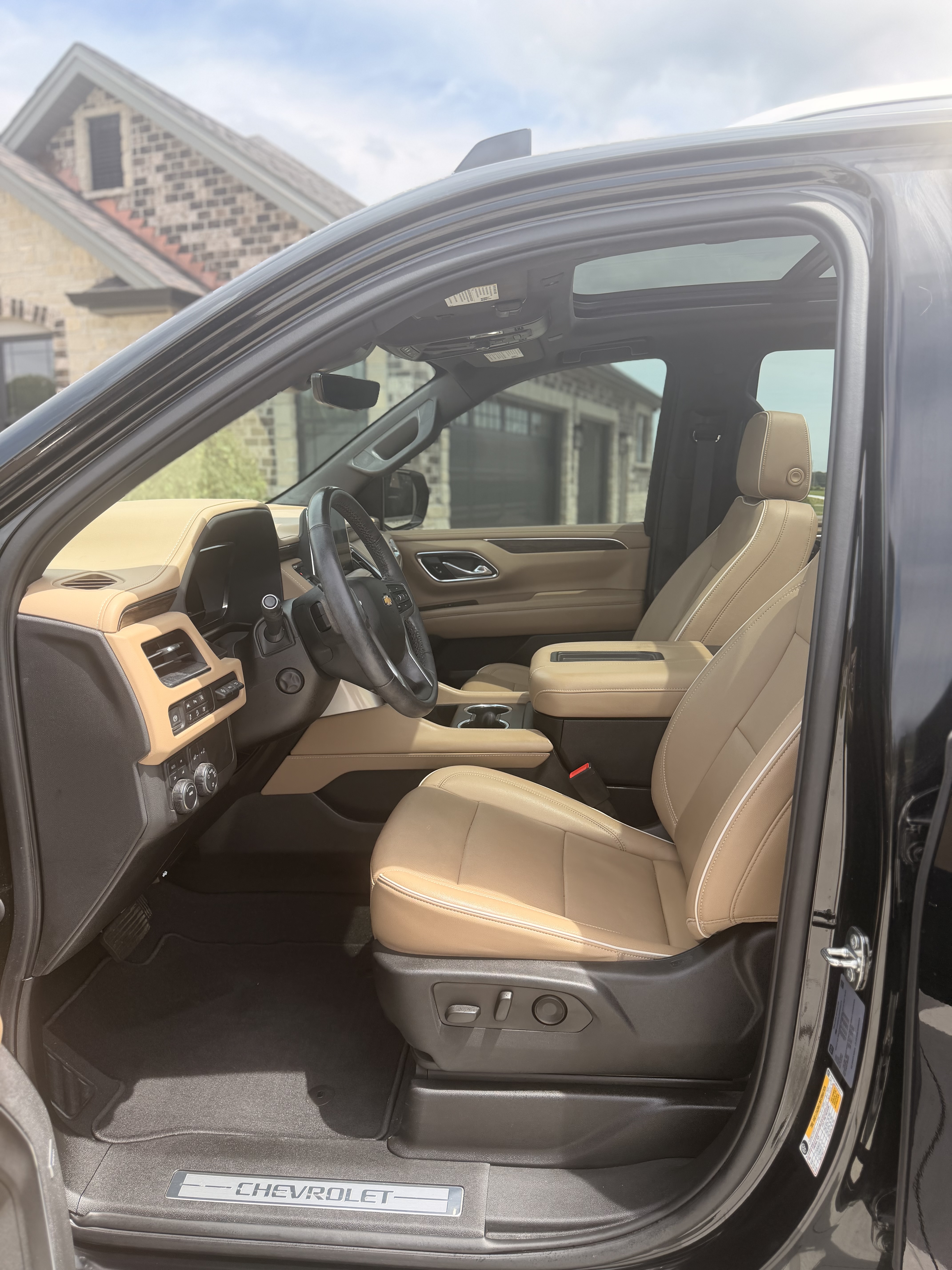 Used 2023 Chevrolet Tahoe Premier AWD/4WD image 9
