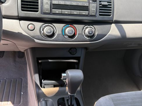 Used 2005 Toyota Camry LE FWD image 11