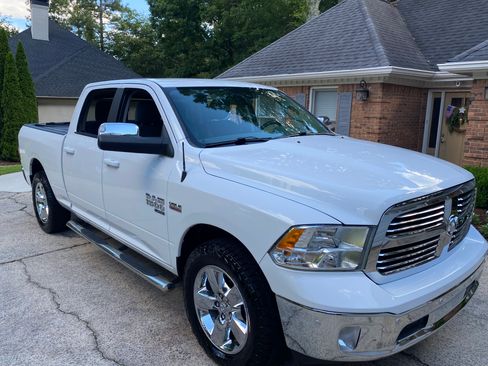 Used 2019 RAM 1500 Big Horn AWD/4WD image 10