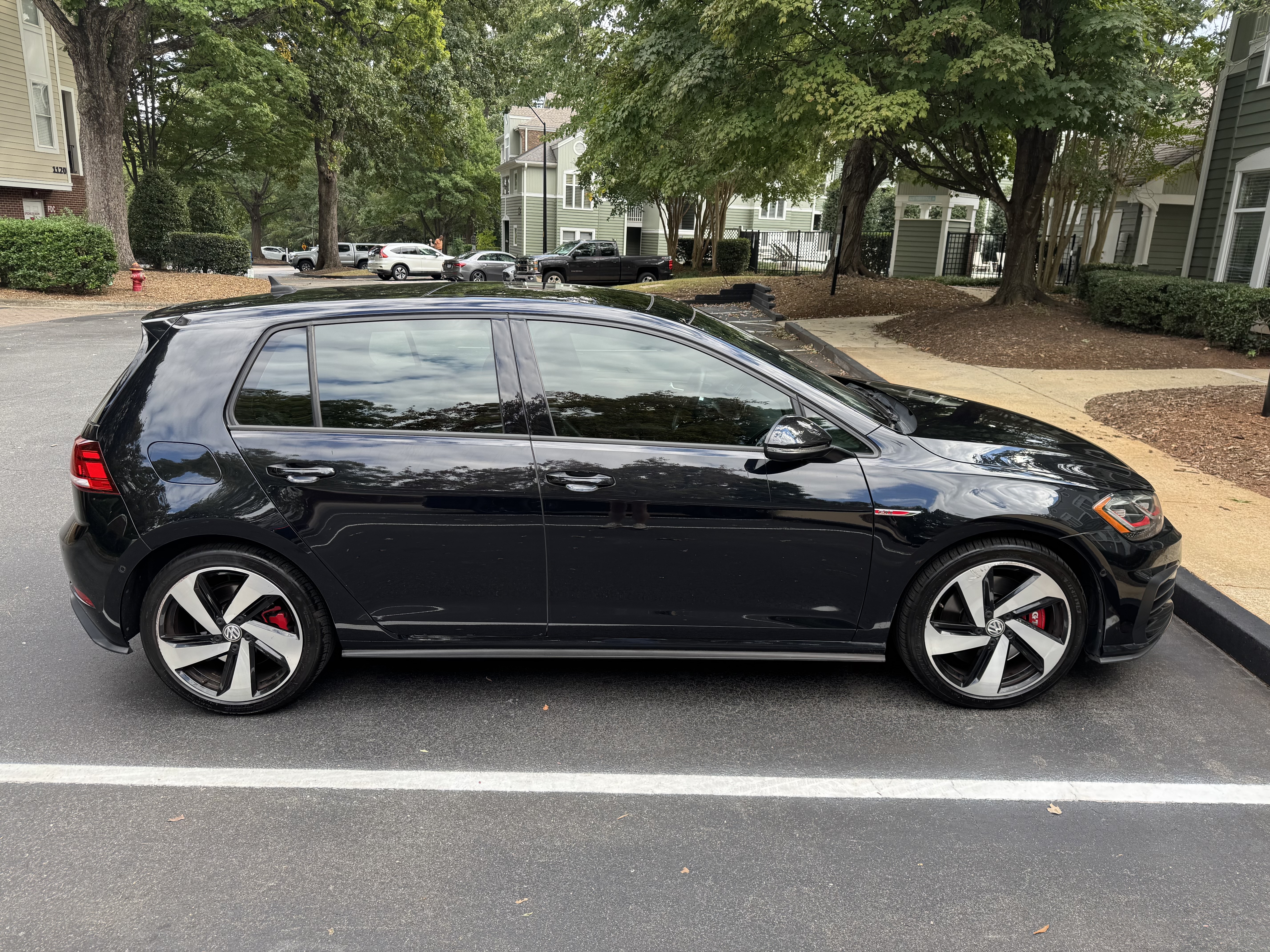 Used 2020 Volkswagen GTI Autobahn FWD image 4