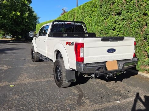 Used 2017 Ford F350 Lariat w/ Camper Package AWD/4WD image 5