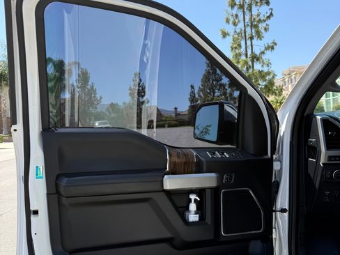 Used 2018 Ford F150 Lariat AWD/4WD image 8