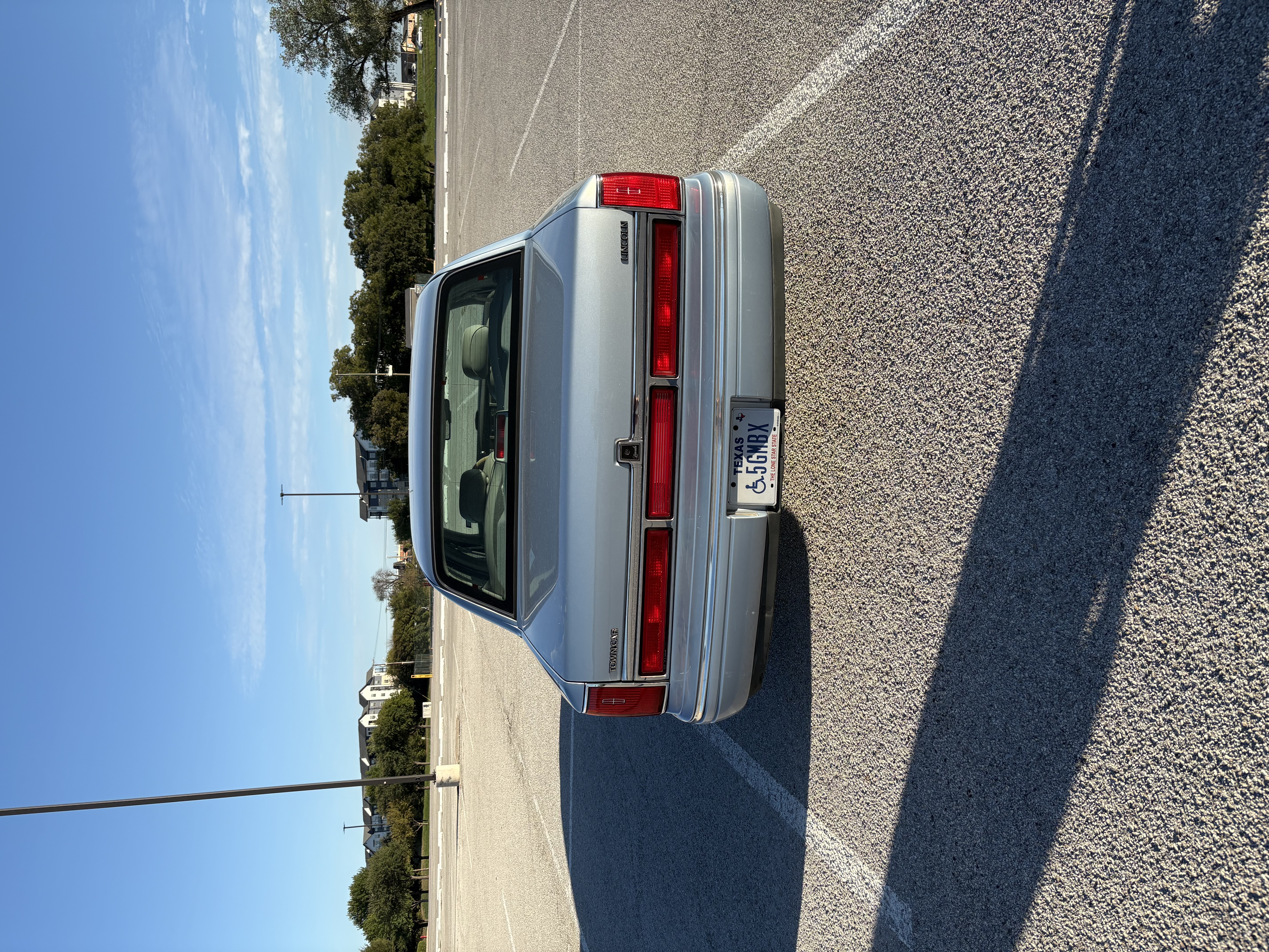 Used 1997 Lincoln Town Car Executive RWD image 4