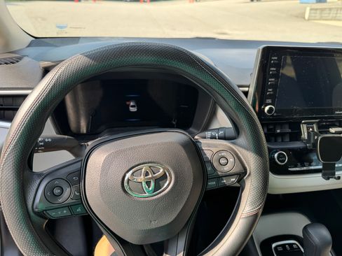 Used 2022 Toyota Corolla LE FWD image 13