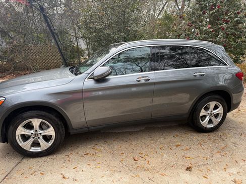 Used 2018 Mercedes-Benz GLC 300 image 2