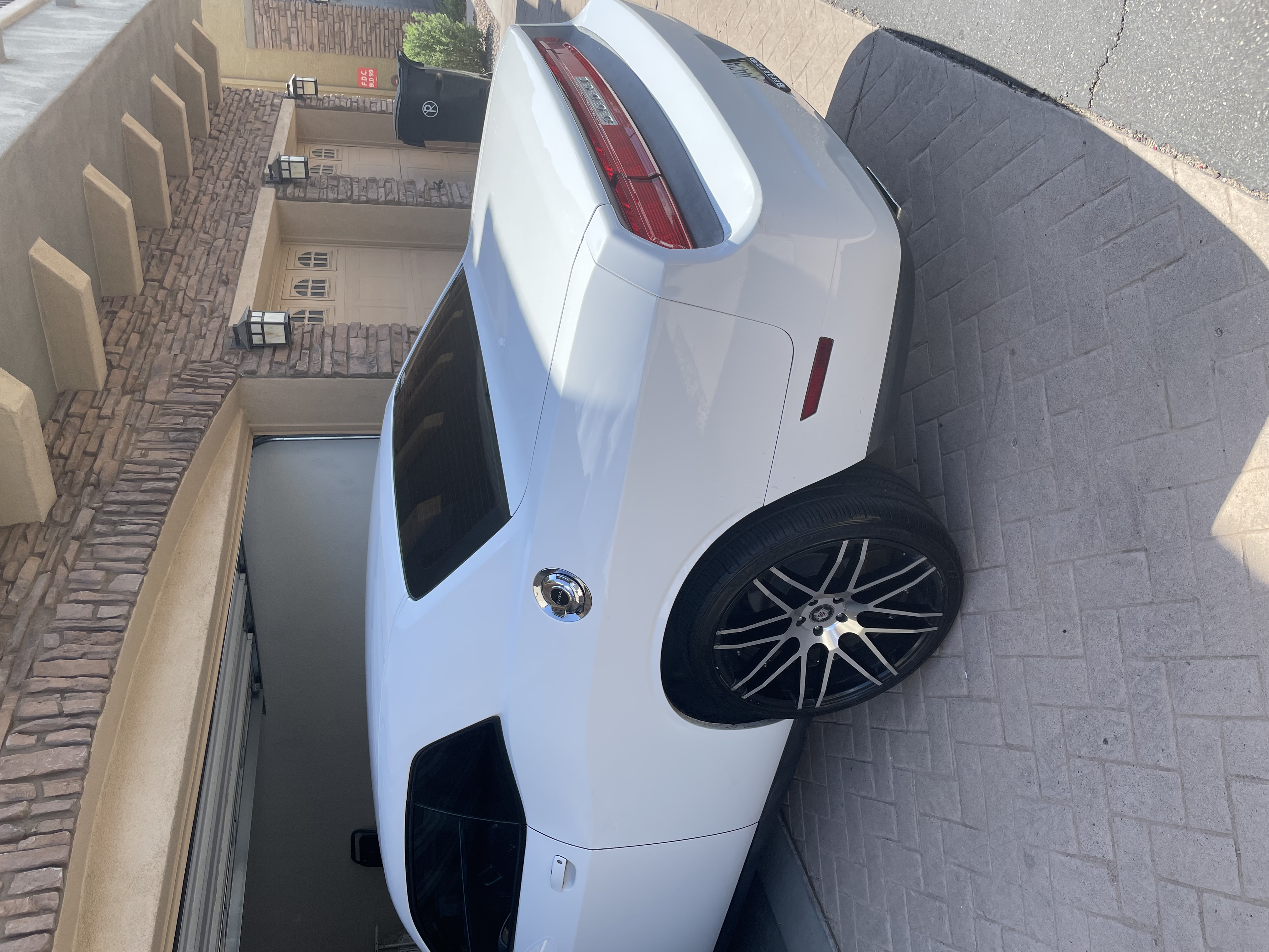 Used 2013 Dodge Challenger SXT RWD image 4