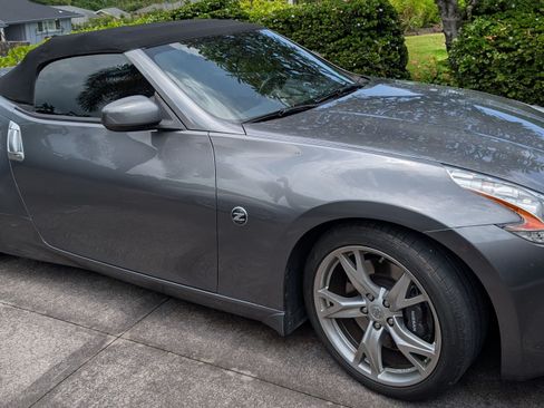 Used 2012 Nissan 370Z Touring w/ Sport Pkg RWD image 2