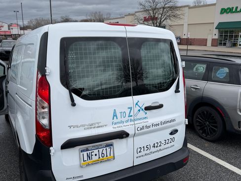 Used 2019 Ford Transit Connect XL image 11