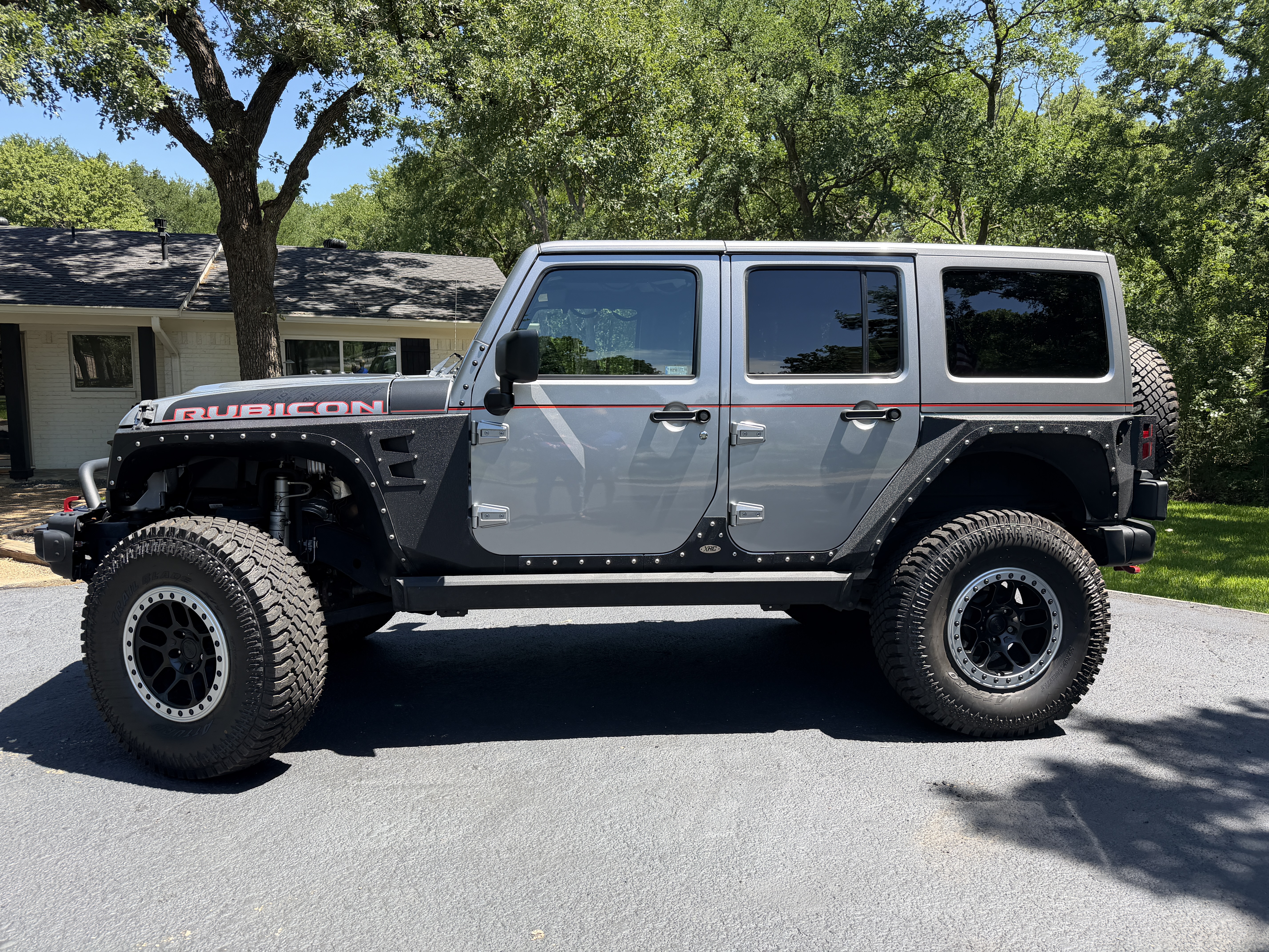 Used 2017 Jeep Wrangler Unlimited Rubicon AWD/4WD image 2